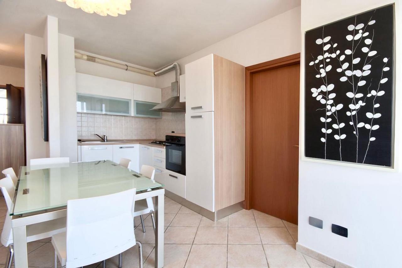Isa-Apartments 4 Beds In Residence With Swimming-Pool In San Vincenzo, Just 600 Meters From The Sea Εξωτερικό φωτογραφία